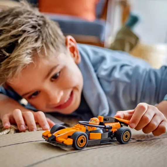 ლეგო LEGO Constructor City F1 Driver with McLaren Race Car, 5 image - TechMall.geლეგო LEGO Constructor City F1 Driver with McLaren Race Car, 5 image - TechMall.ge ,ლეგო LEGO Constructor City F1 Driver with McLaren Race Car, 5 image - TechMall.ge