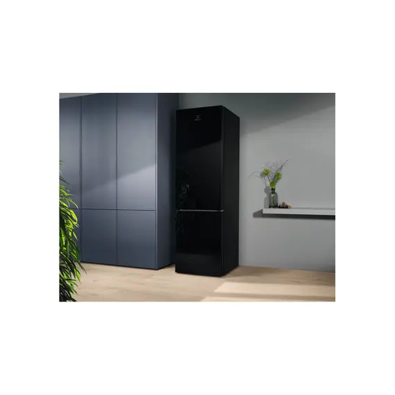 მაცივარი Electrolux RNT7ME34K1, 4 image - TechMall.geმაცივარი Electrolux RNT7ME34K1, 4 image - TechMall.ge ,მაცივარი Electrolux RNT7ME34K1, 4 image - TechMall.ge
